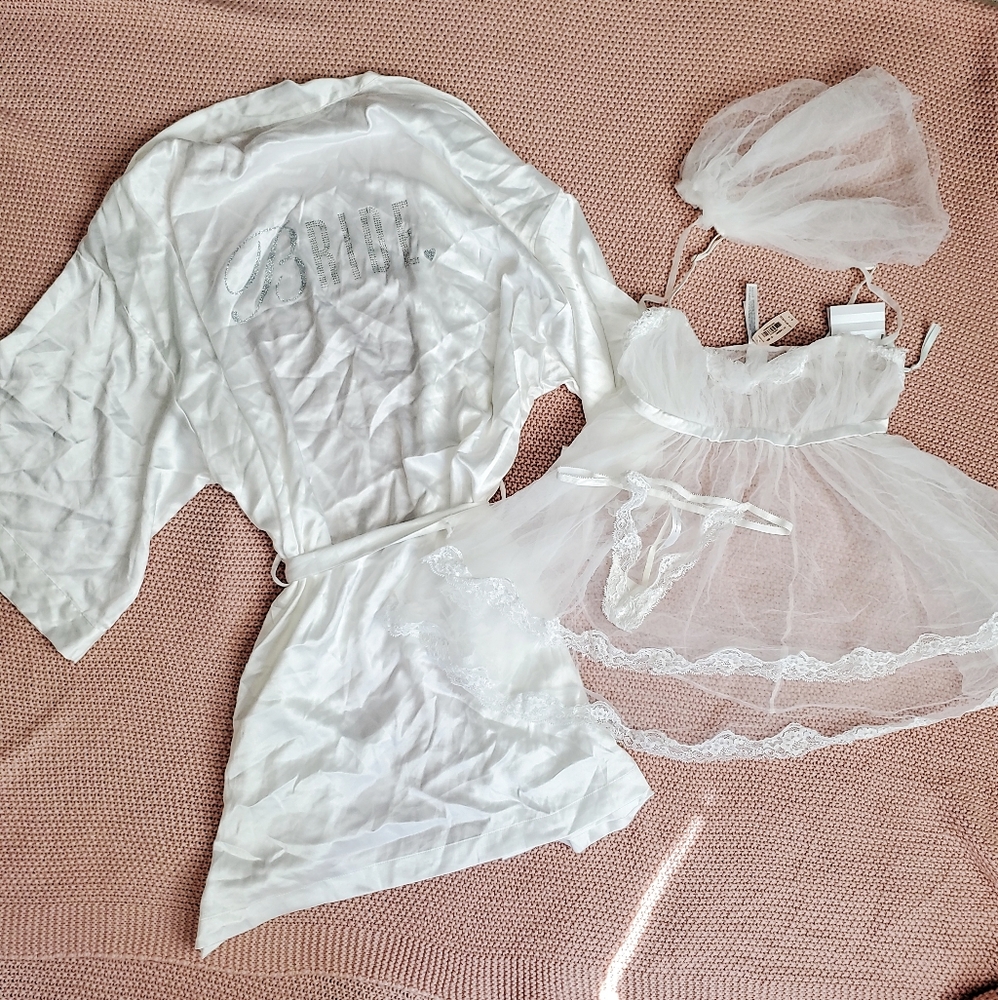 Victoria's secret I Do 3 piece set with bride robe
